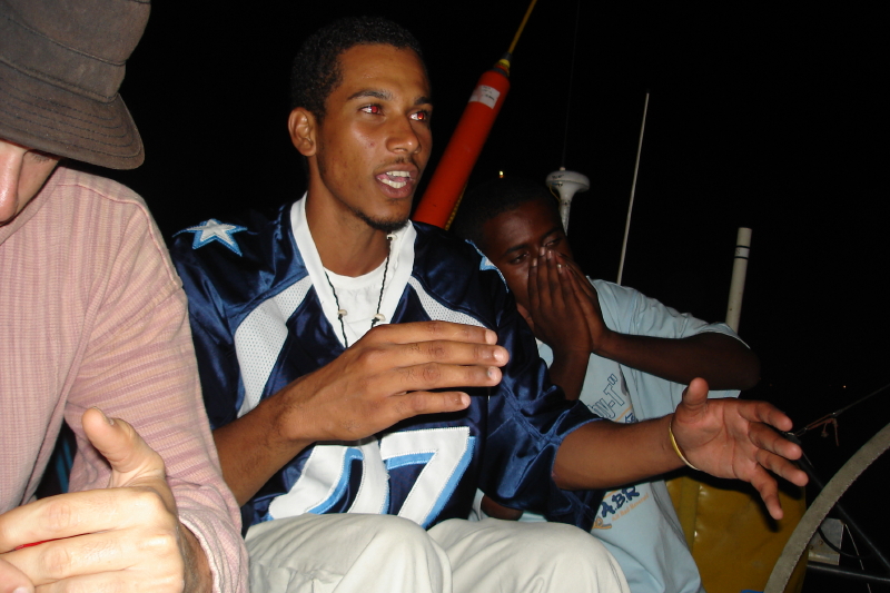Human Beat Box cap verdienne: Roni!  Free Style improvisé sur le Lick samba merci les gars