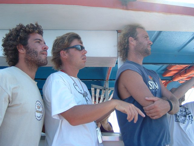 045-mais que regardent ils???