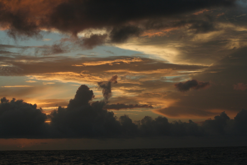 Alors comme ca on dit que les nuages snt blancs?!