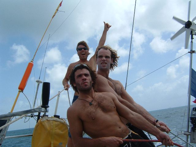 Les gars à la manoeuvre...On y est non?! Garanti sans pose!