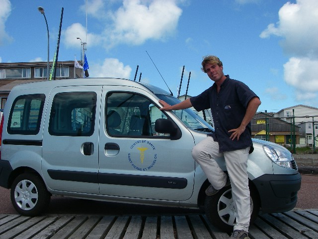 Pierre en médecin remplaçant de l ile